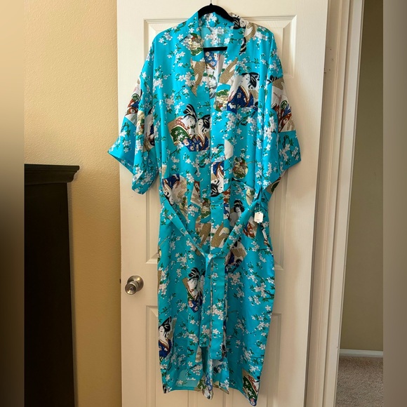 Satiny Geisha/Floral Print Kimono - XL - Picture 4 of 11